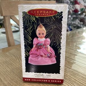1995 Hallmark Madame Alexander Cinderella Ornament